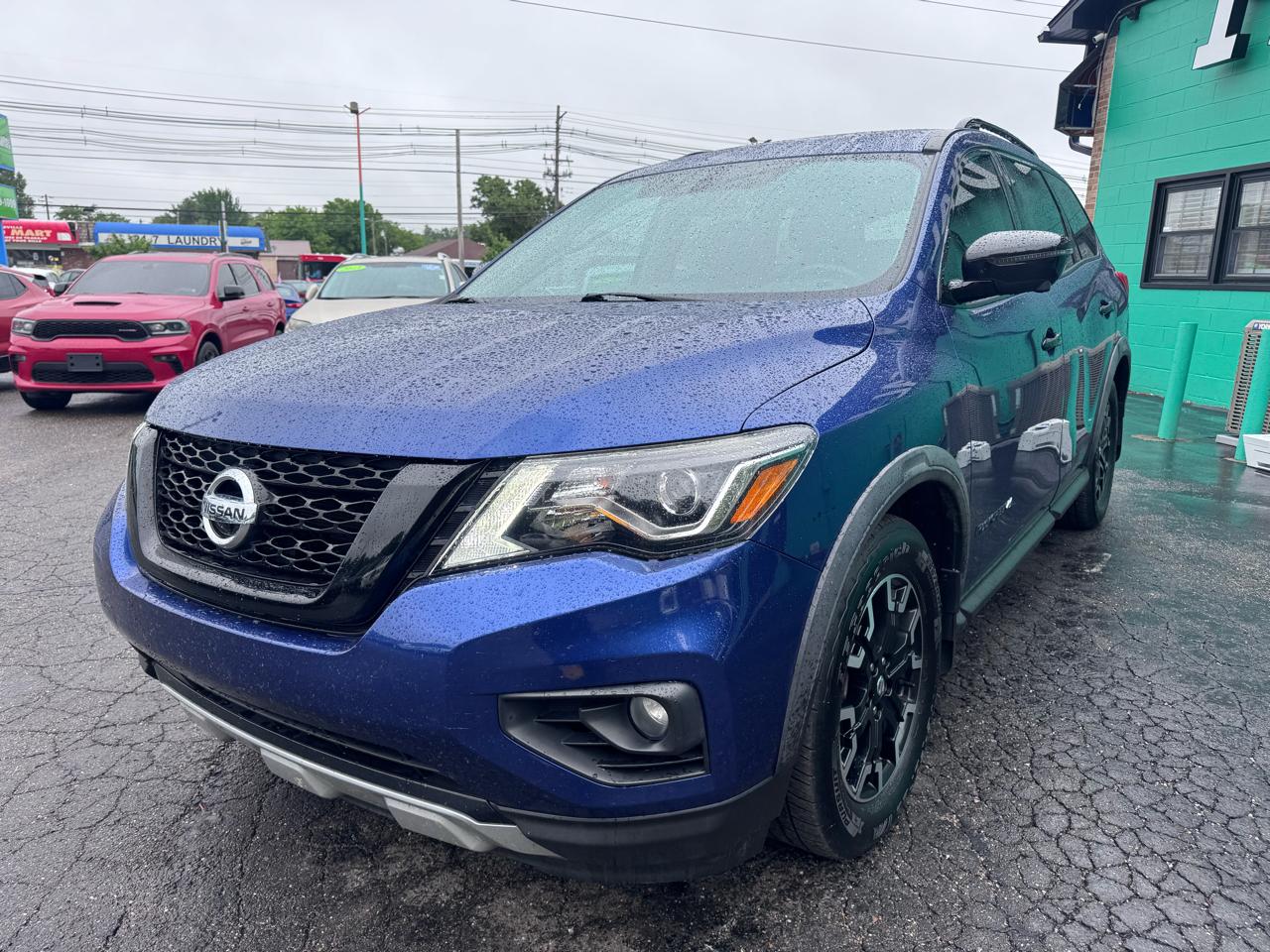 Nissan Pathfinder FWD SL 2020