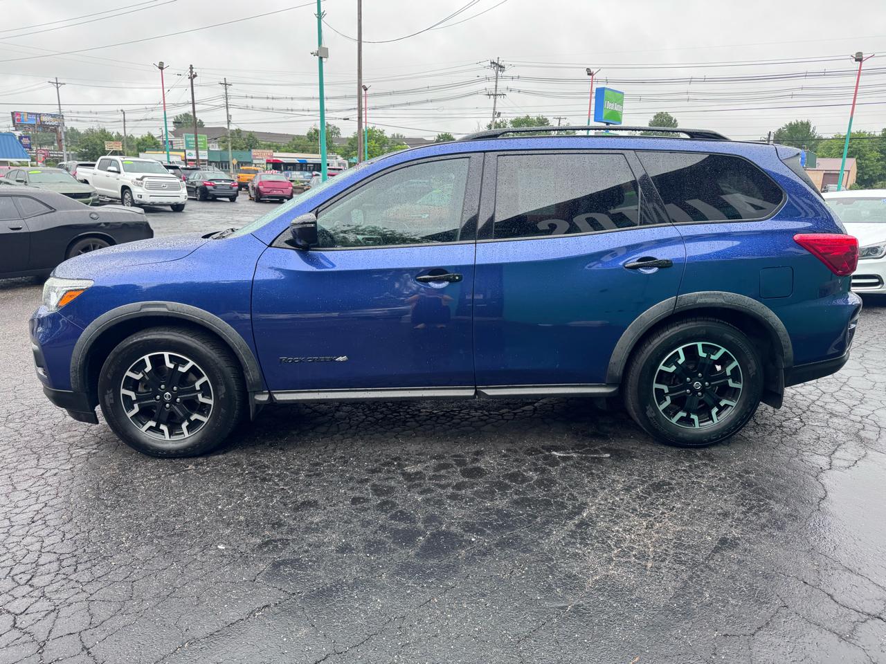 Nissan Pathfinder FWD SL 2020