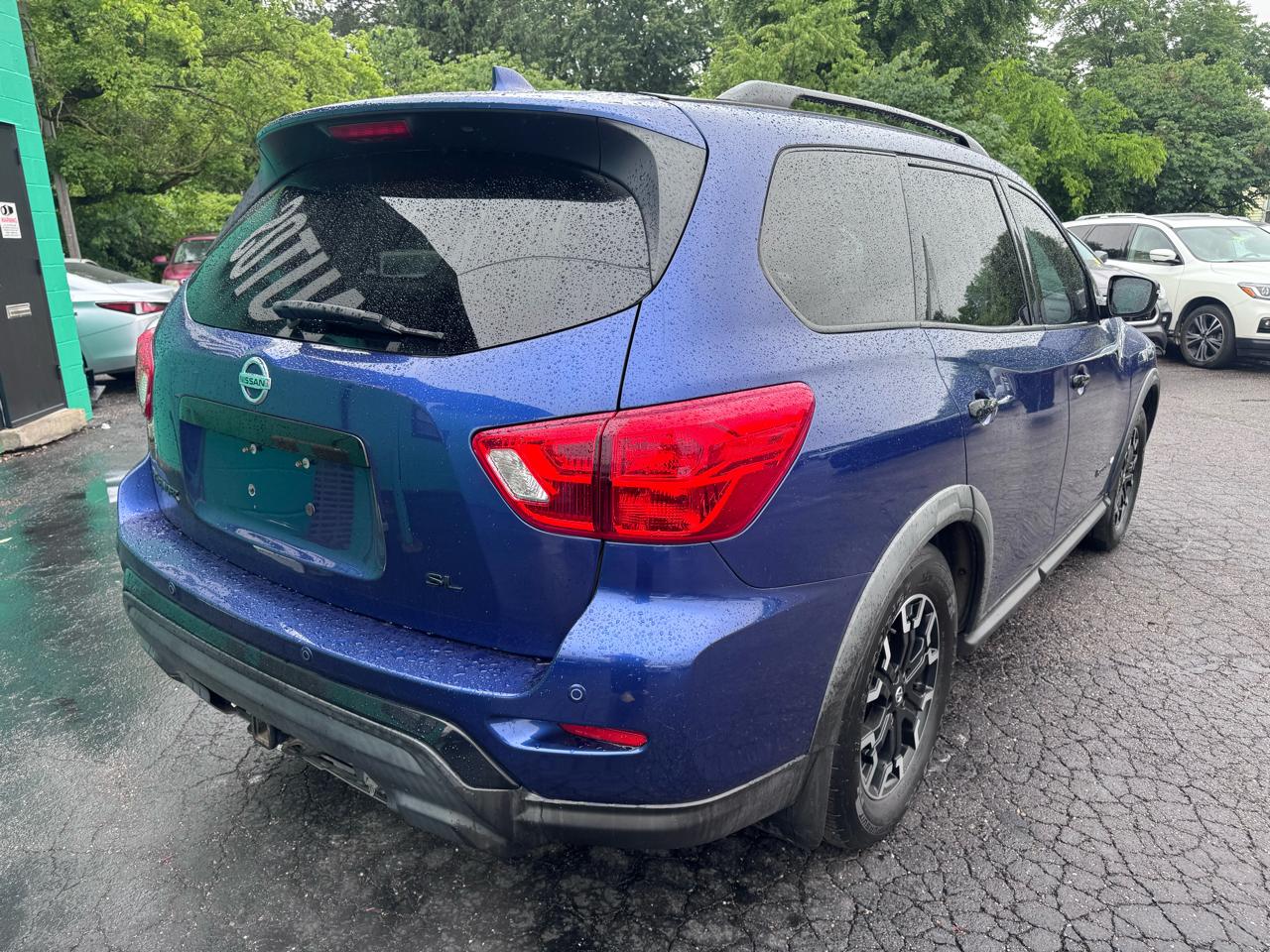 Nissan Pathfinder FWD SL 2020