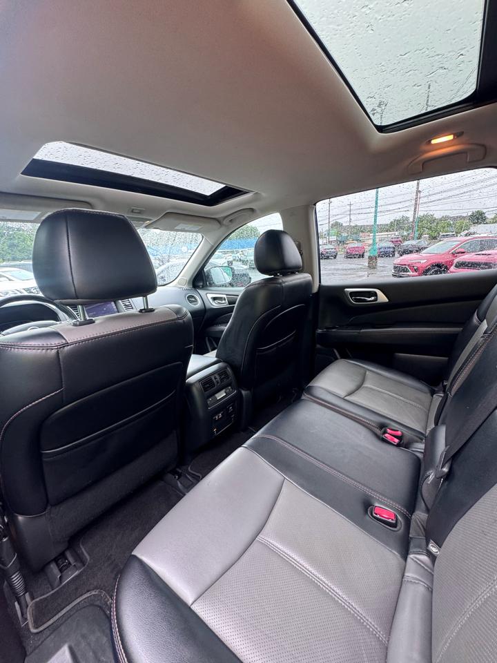 Nissan Pathfinder FWD SL 2020