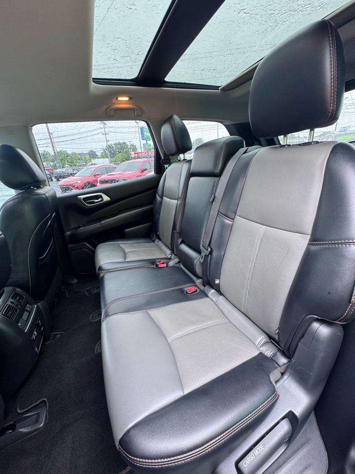 Nissan Pathfinder FWD SL 2020