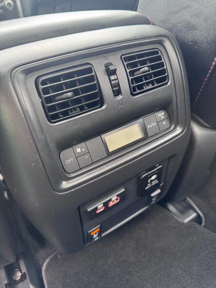 Nissan Pathfinder FWD SL 2020
