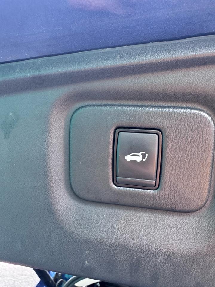 Nissan Pathfinder FWD SL 2020