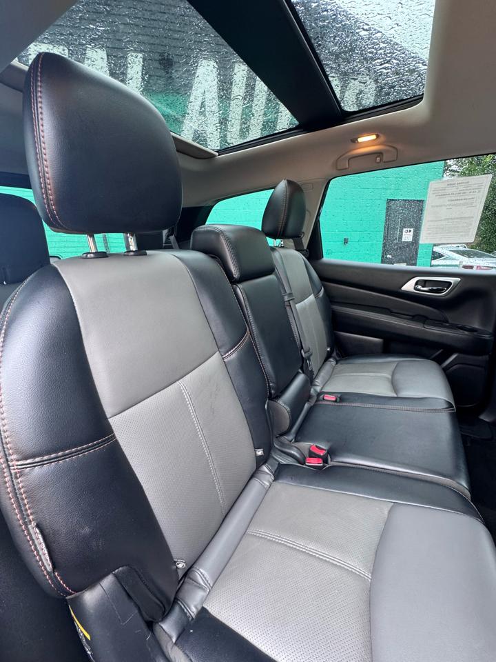 Nissan Pathfinder FWD SL 2020