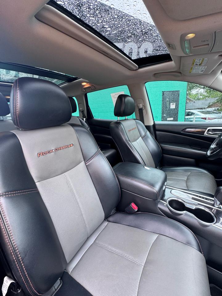 Nissan Pathfinder FWD SL 2020