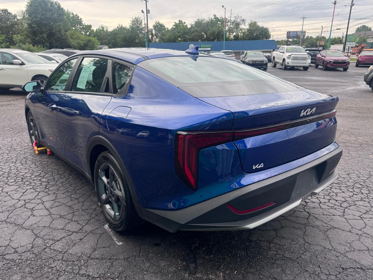 Kia K4 LXS FWD 2025