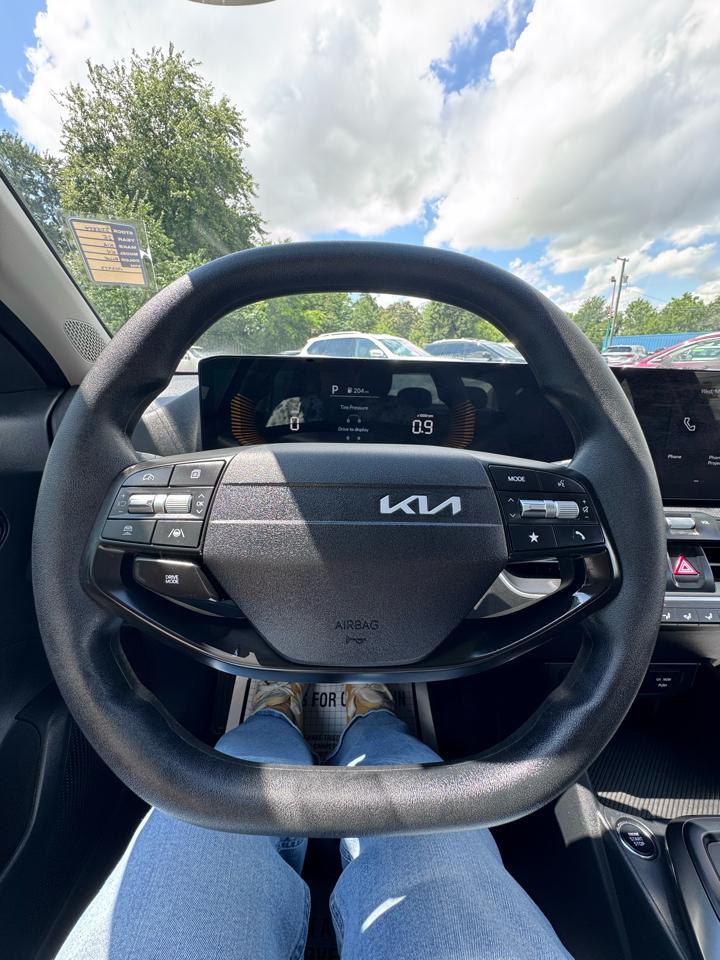 Kia K4 LXS FWD 2025