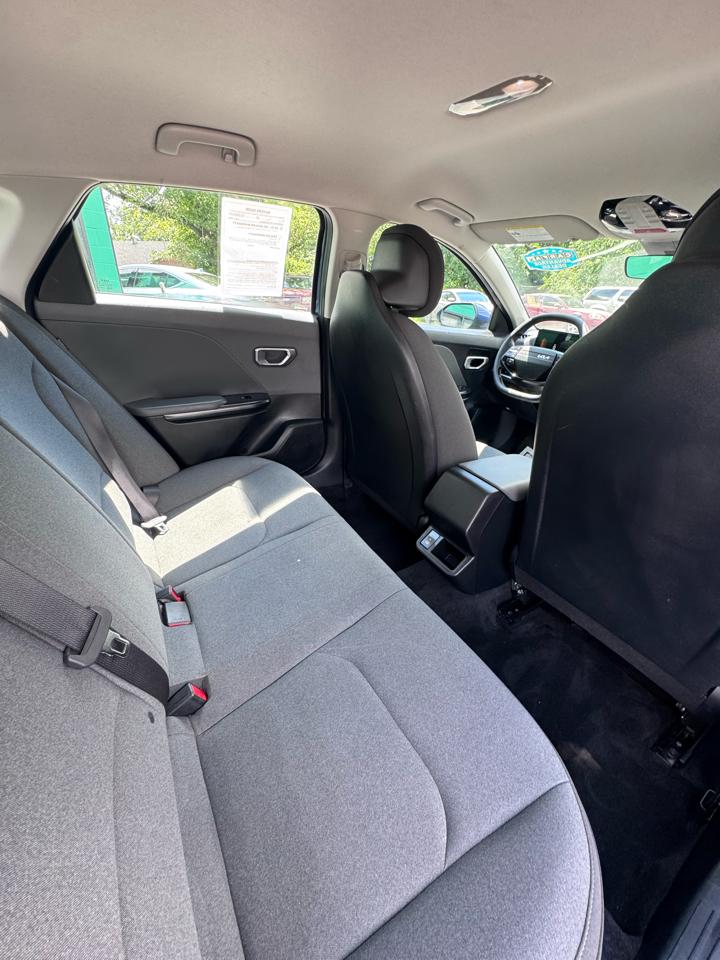 Kia K4 LXS FWD 2025