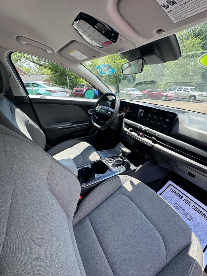 Kia K4 LXS FWD 2025