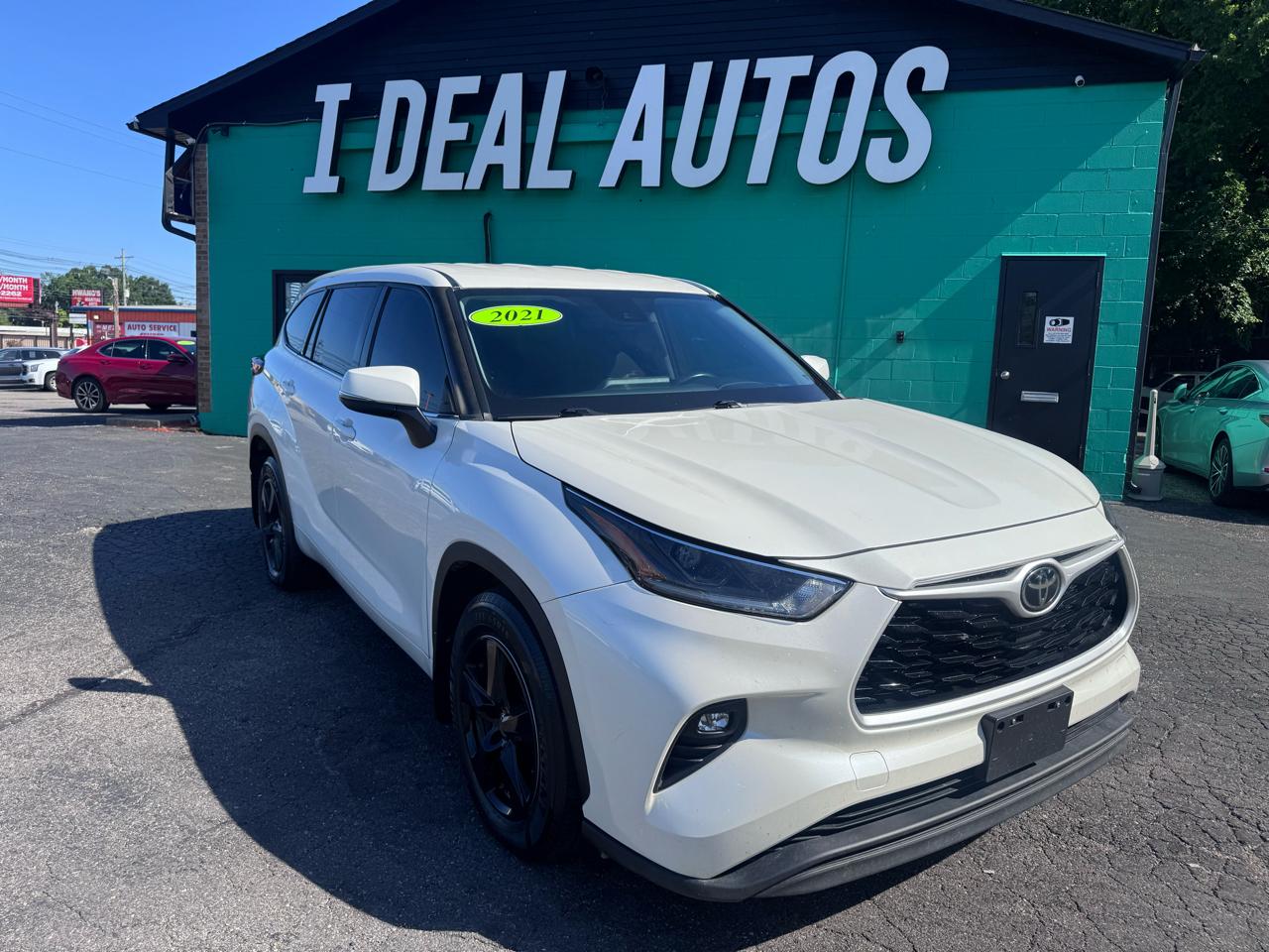Toyota Highlander LE AWD (Natl) 2021