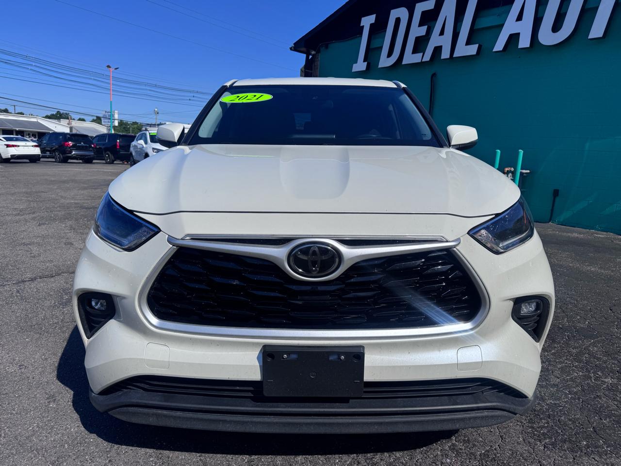 Toyota Highlander LE AWD (Natl) 2021