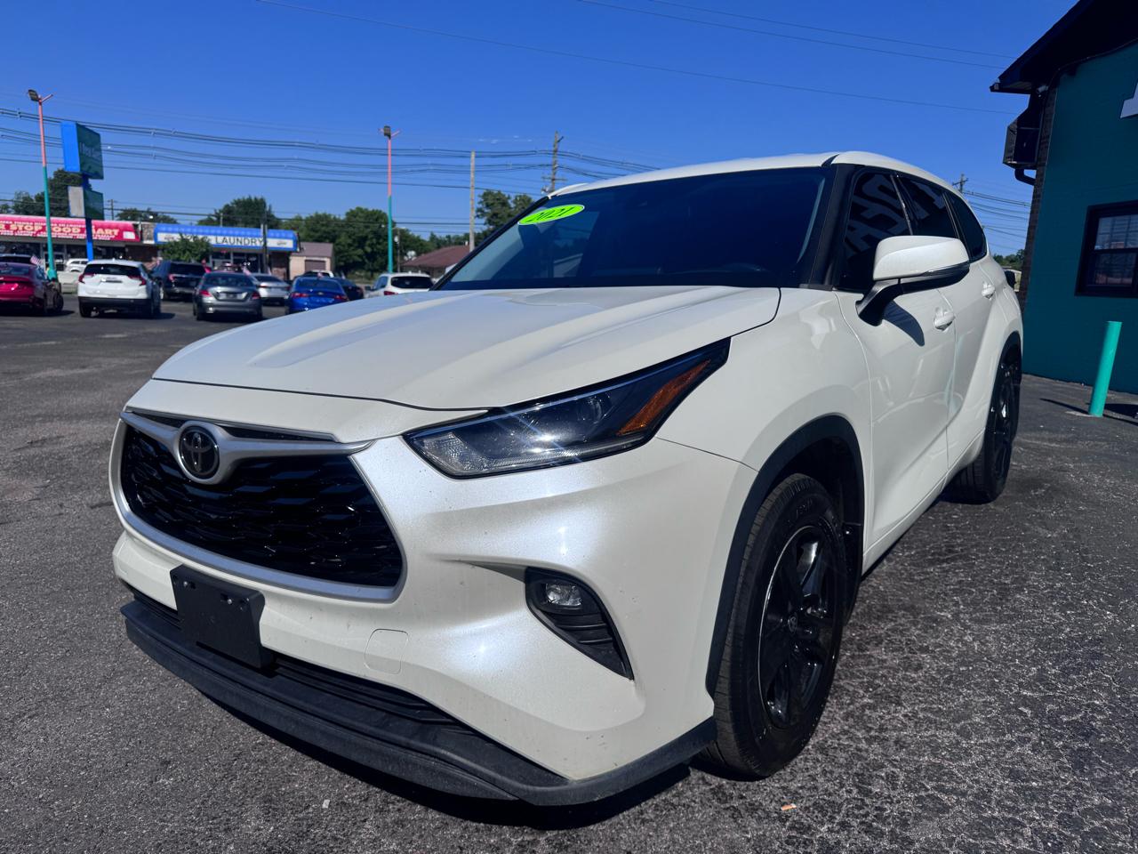 Toyota Highlander LE AWD (Natl) 2021