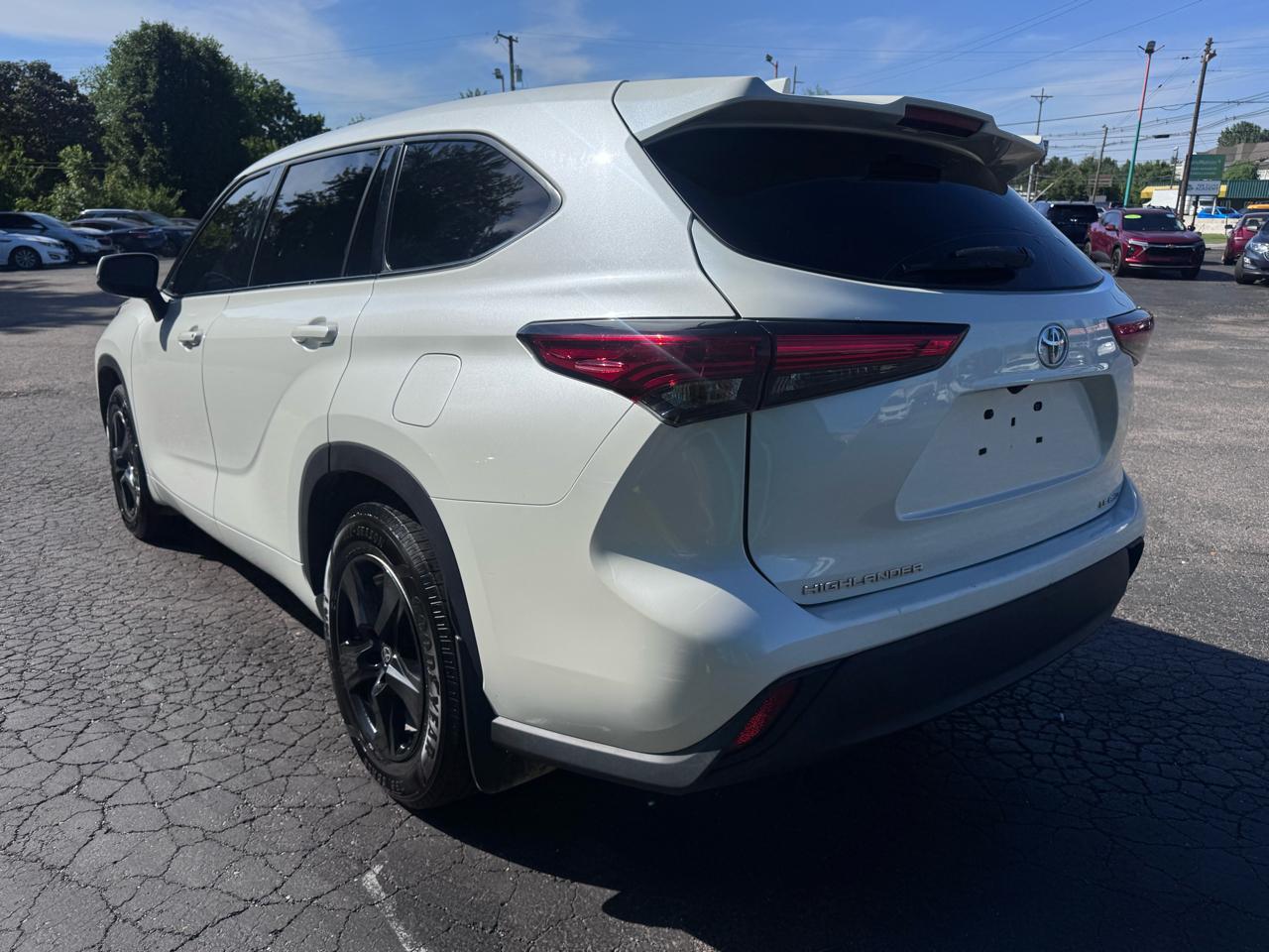 Toyota Highlander LE AWD (Natl) 2021
