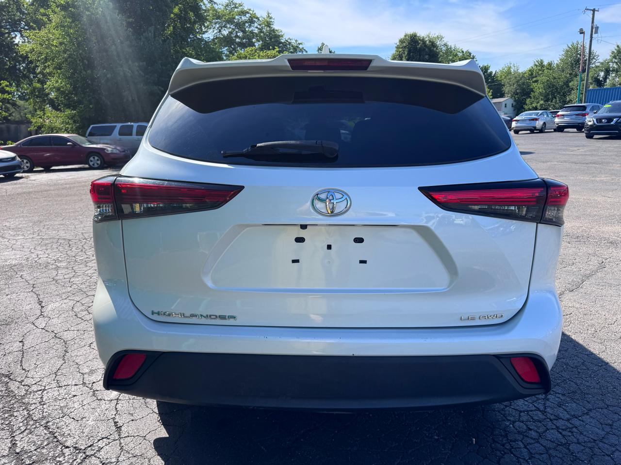 Toyota Highlander LE AWD (Natl) 2021