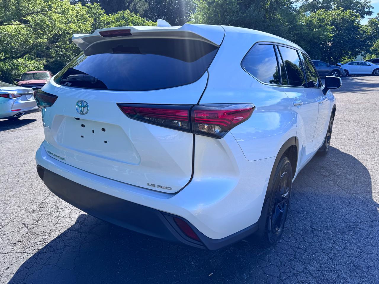 Toyota Highlander LE AWD (Natl) 2021