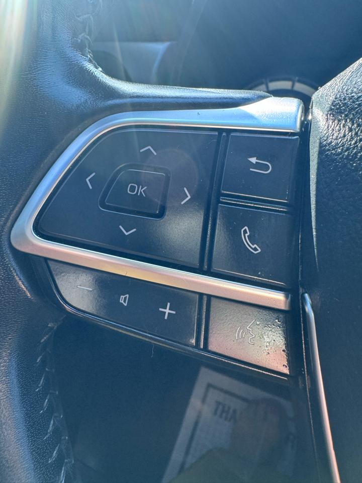 Toyota Highlander LE AWD (Natl) 2021