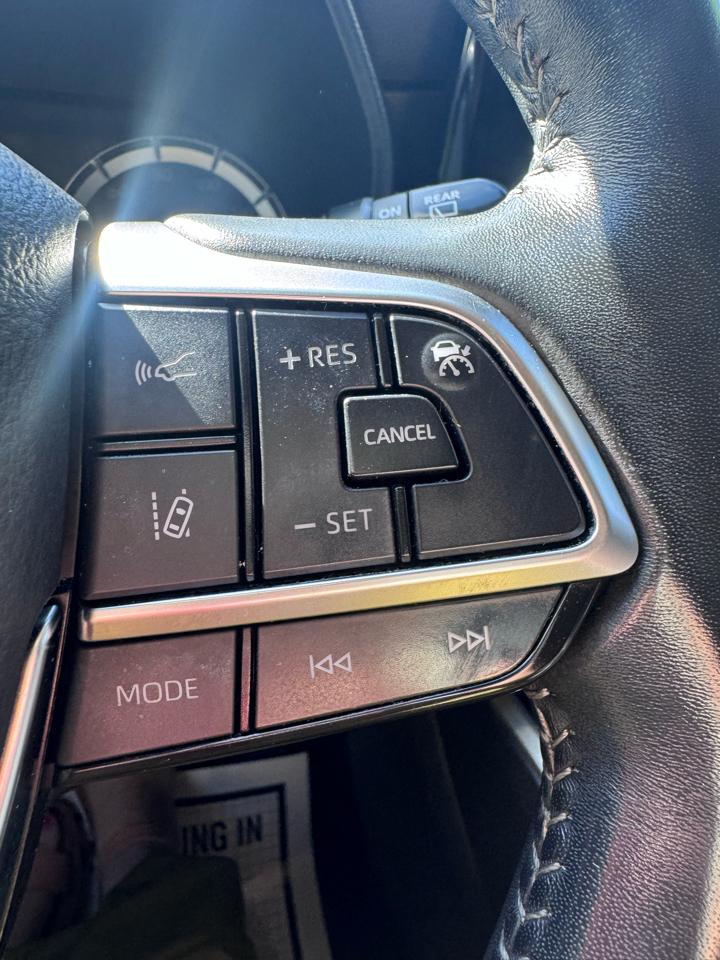 Toyota Highlander LE AWD (Natl) 2021