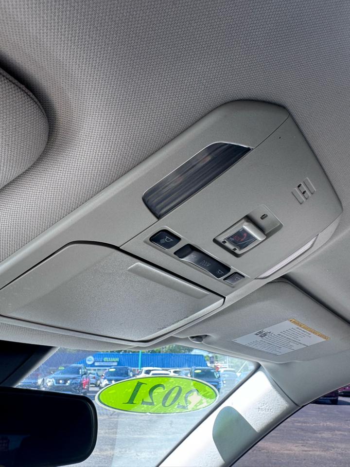 Toyota Highlander LE AWD (Natl) 2021