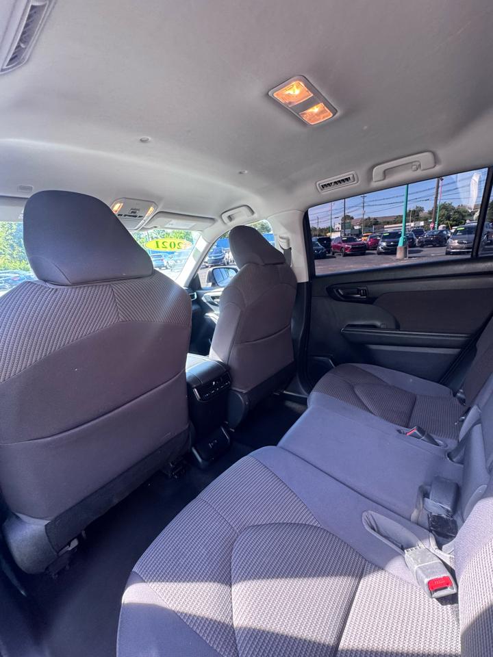 Toyota Highlander LE AWD (Natl) 2021