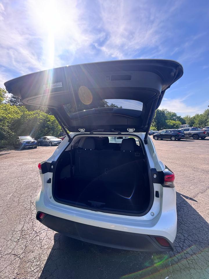 Toyota Highlander LE AWD (Natl) 2021