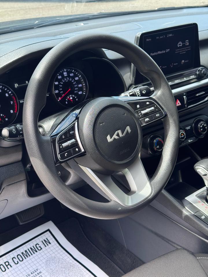 Kia Forte LXS IVT 2024