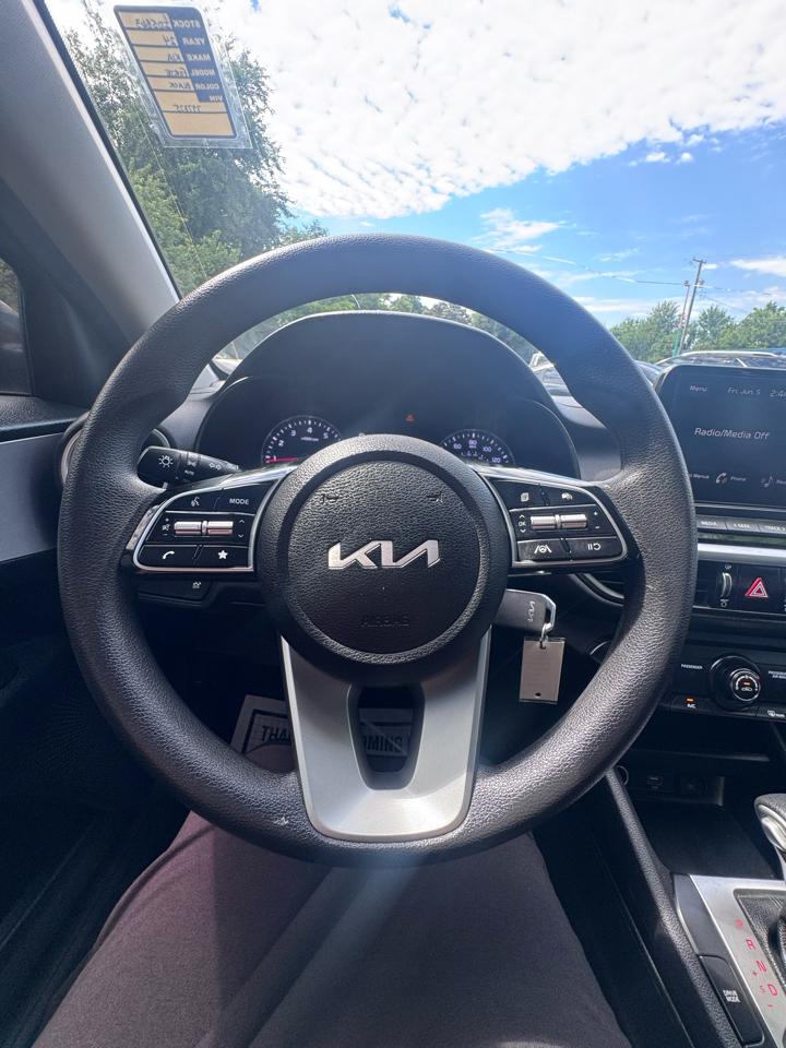 Kia Forte LXS IVT 2024