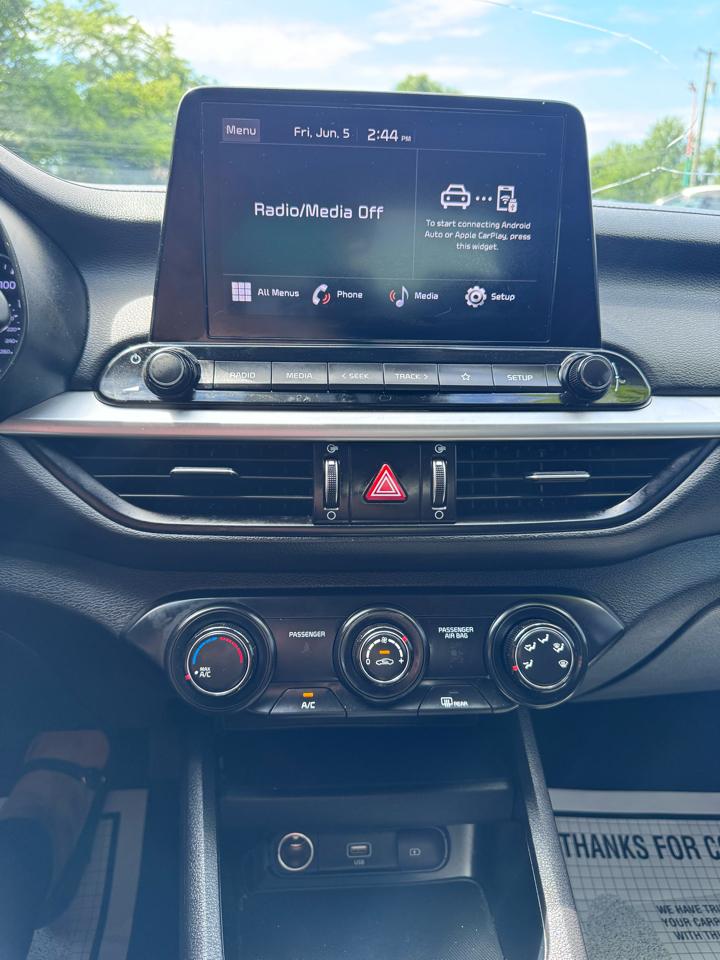 Kia Forte LXS IVT 2024