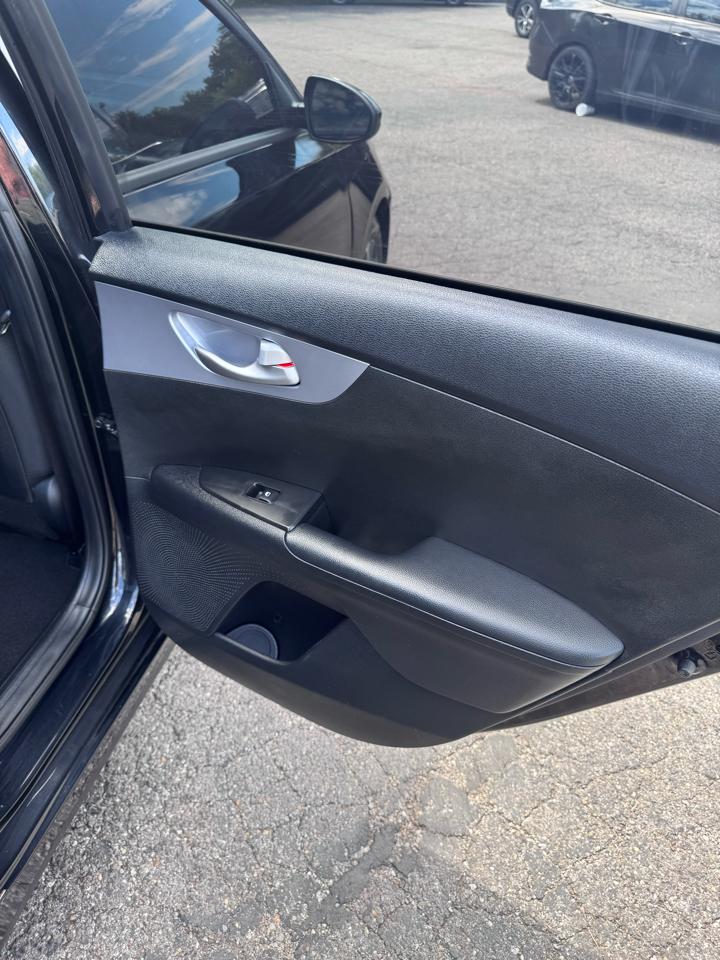 Kia Forte LXS IVT 2024