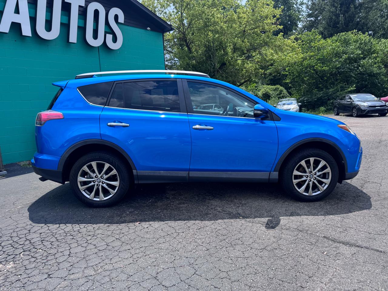 Toyota RAV4 Limited AWD (Natl) 2017