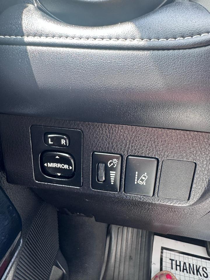 Toyota RAV4 Limited AWD (Natl) 2017