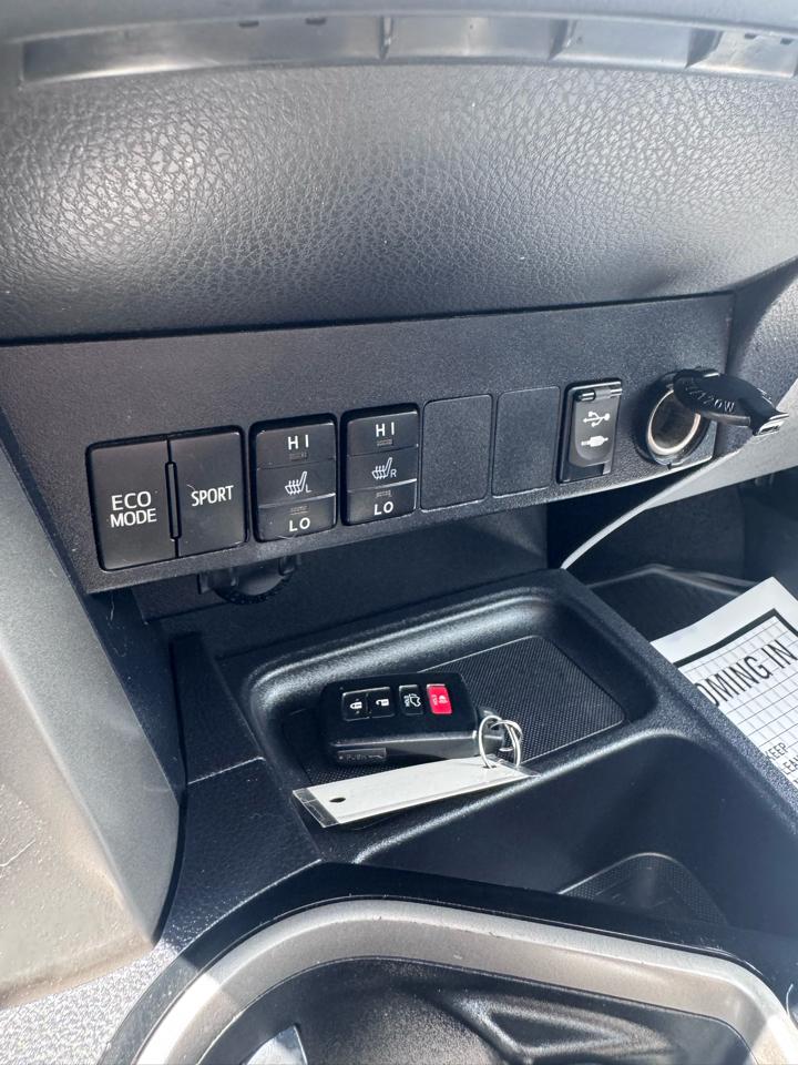 Toyota RAV4 Limited AWD (Natl) 2017
