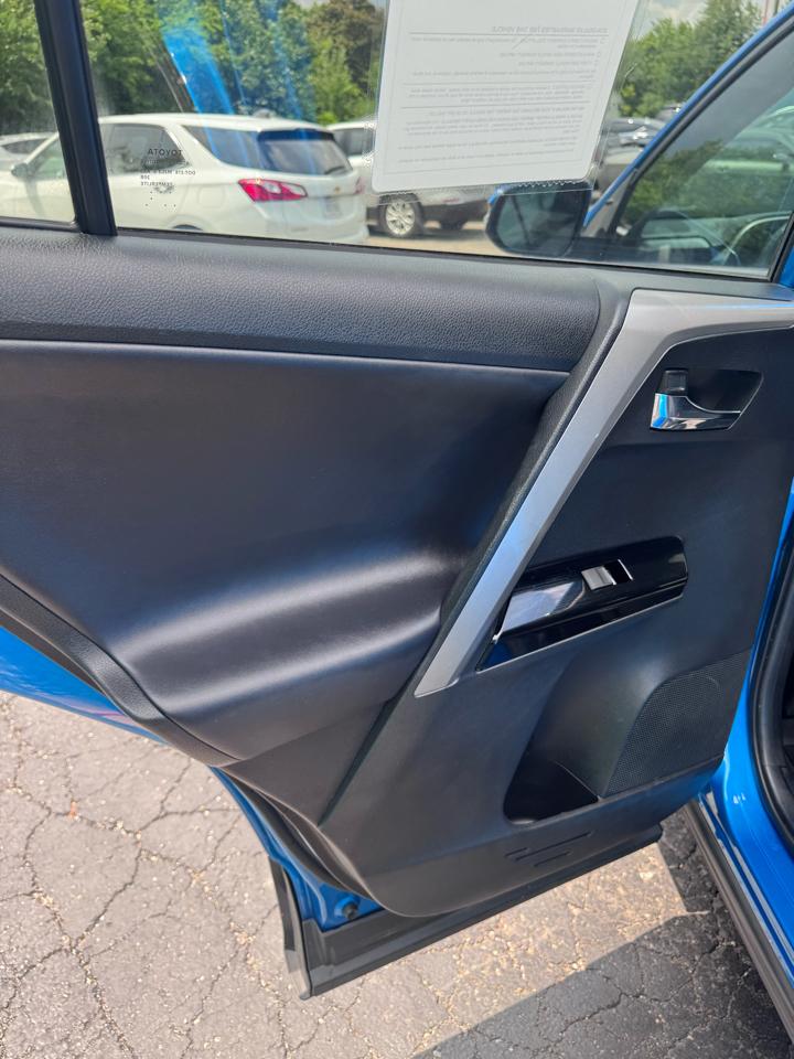 Toyota RAV4 Limited AWD (Natl) 2017