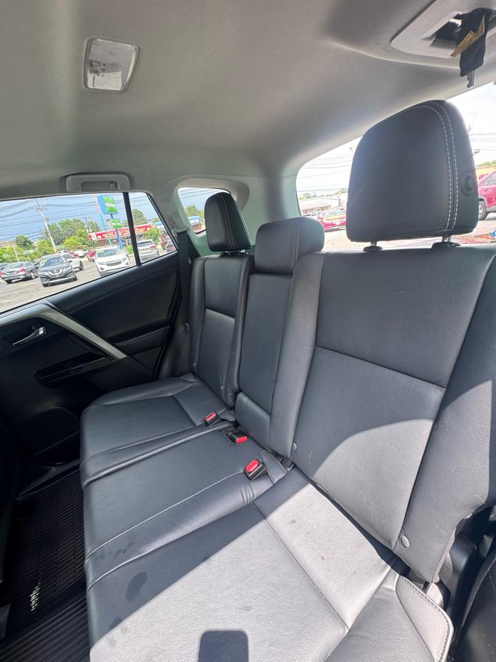 Toyota RAV4 Limited AWD (Natl) 2017
