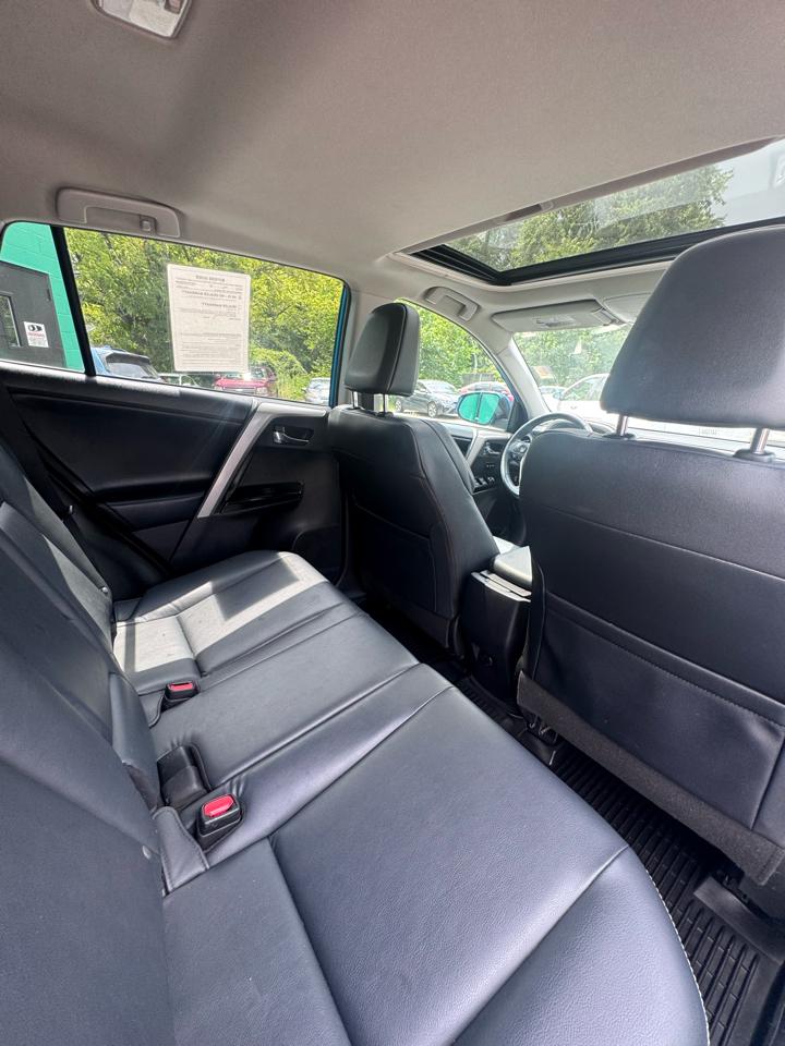 Toyota RAV4 Limited AWD (Natl) 2017