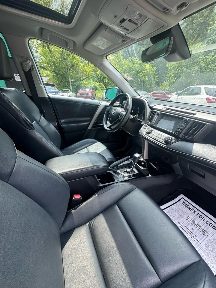 Toyota RAV4 Limited AWD (Natl) 2017