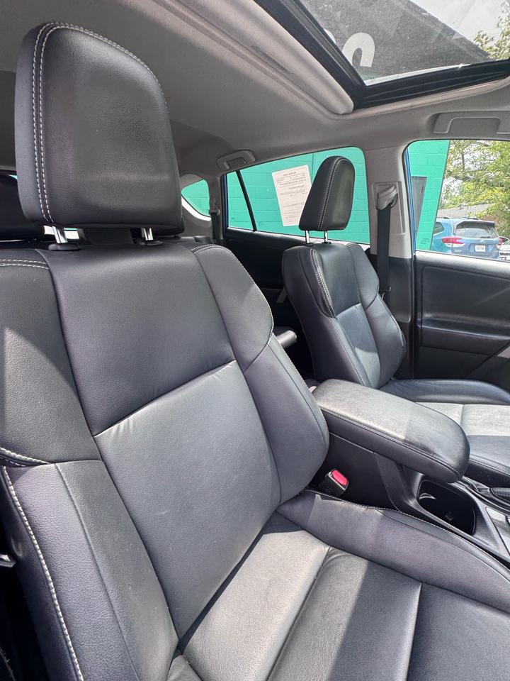 Toyota RAV4 Limited AWD (Natl) 2017