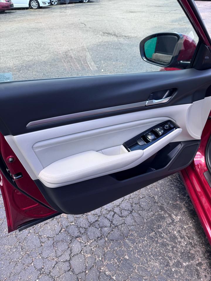 Nissan Altima 2.5 SL Sedan 2022