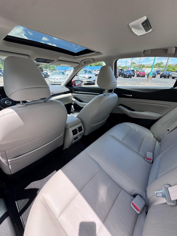 Nissan Altima 2.5 SL Sedan 2022