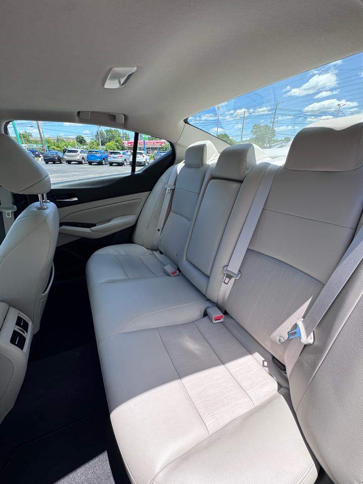 Nissan Altima 2.5 SL Sedan 2022