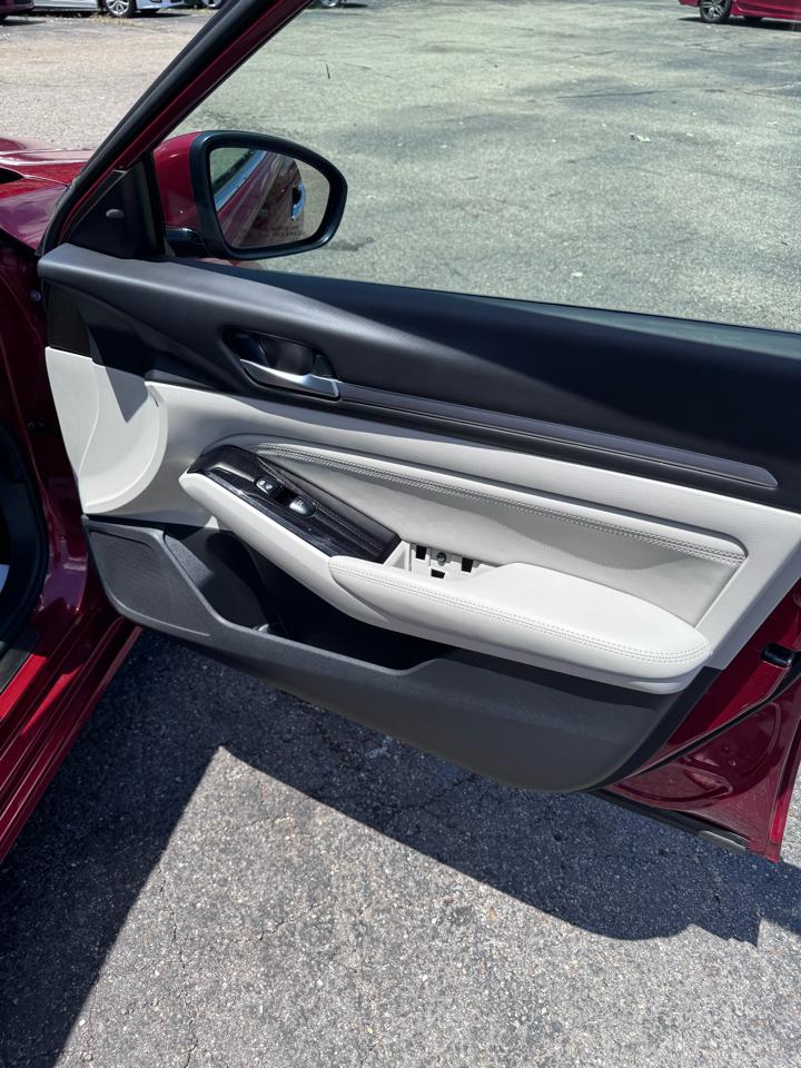 Nissan Altima 2.5 SL Sedan 2022