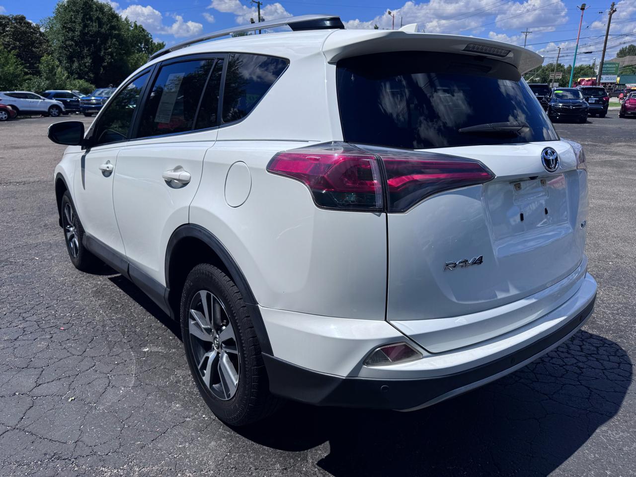 Toyota RAV4 Adventure FWD (Natl) 2018