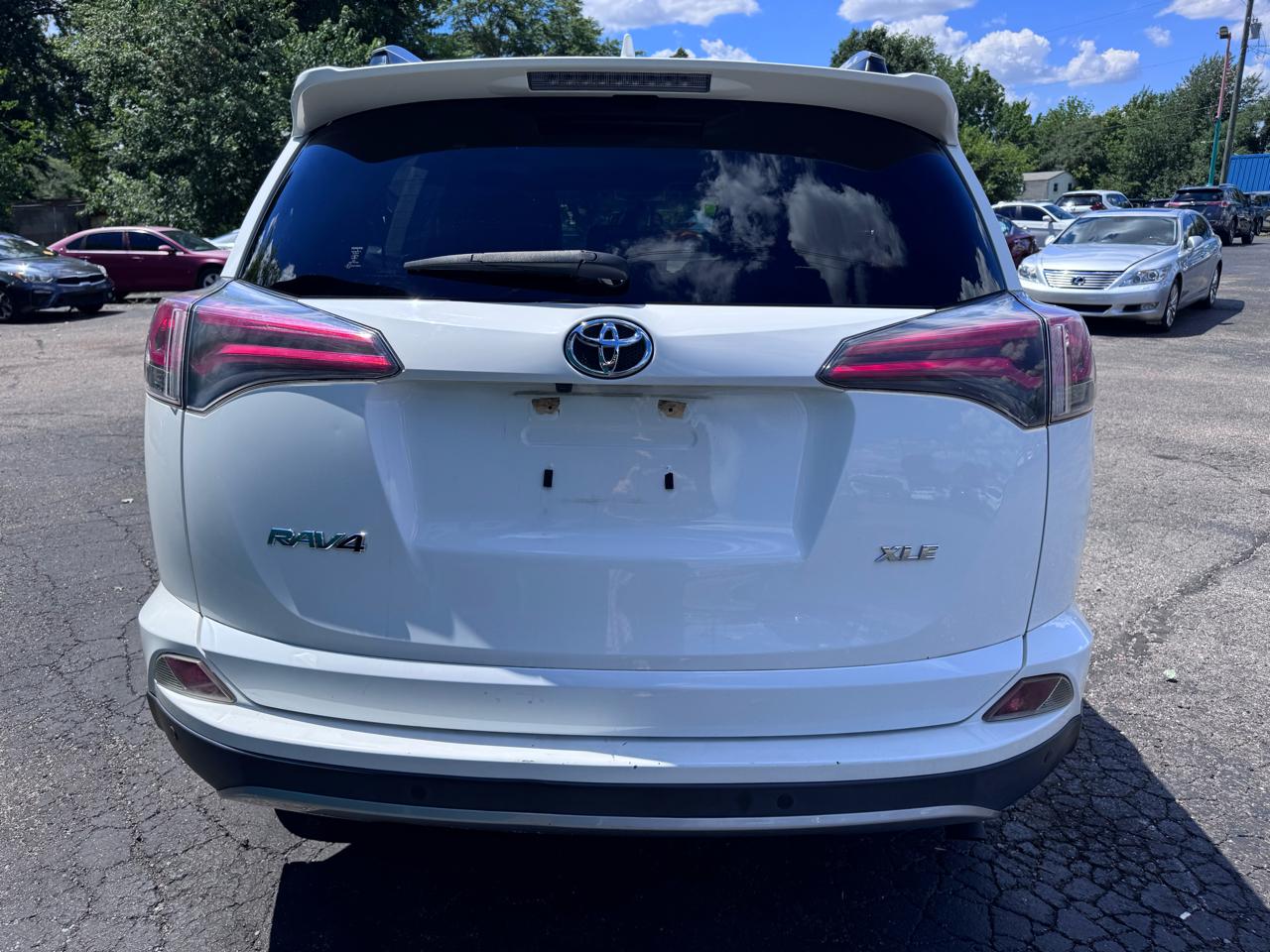 Toyota RAV4 Adventure FWD (Natl) 2018