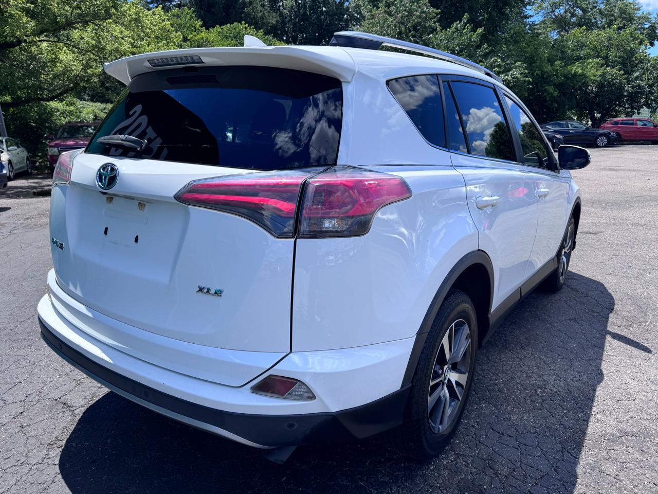 Toyota RAV4 Adventure FWD (Natl) 2018