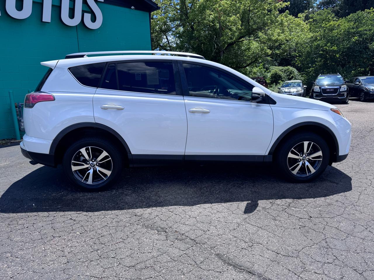 Toyota RAV4 Adventure FWD (Natl) 2018