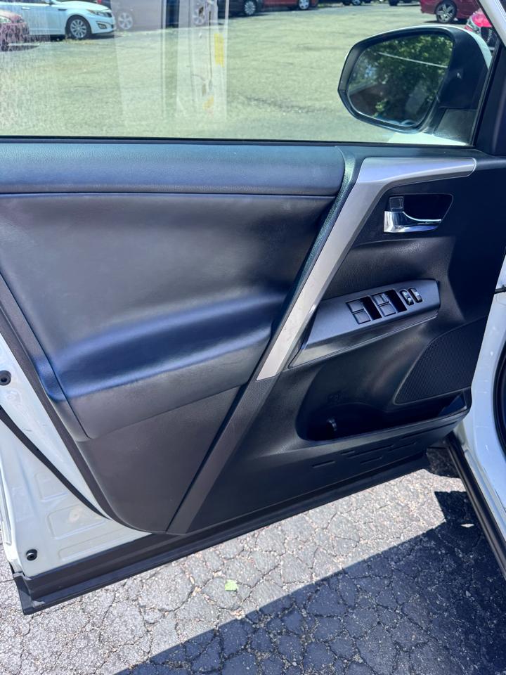 Toyota RAV4 Adventure FWD (Natl) 2018