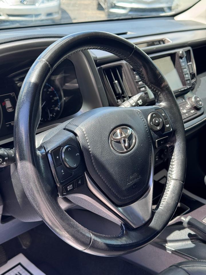 Toyota RAV4 Adventure FWD (Natl) 2018