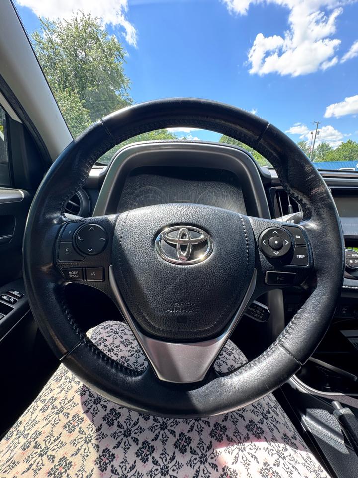 Toyota RAV4 Adventure FWD (Natl) 2018