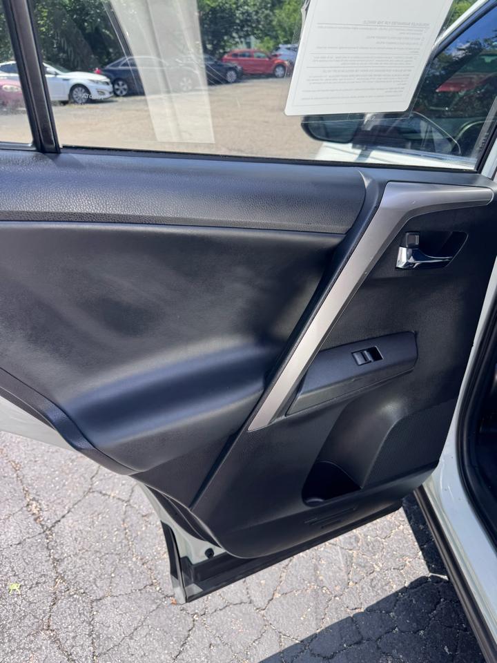 Toyota RAV4 Adventure FWD (Natl) 2018