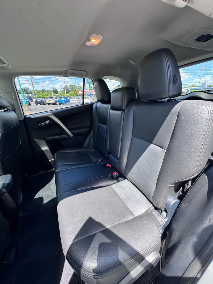 Toyota RAV4 Adventure FWD (Natl) 2018