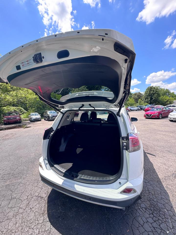 Toyota RAV4 Adventure FWD (Natl) 2018